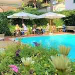 Szálloda La Tavernetta 3*