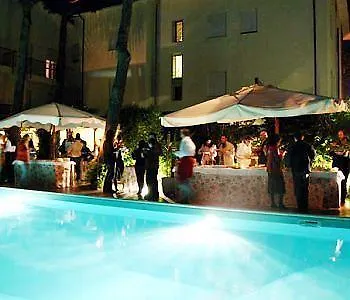 La Tavernetta 3* מרינה רומיאה